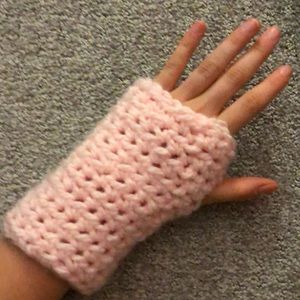 BRAND NEW baby pink fingerless gloves